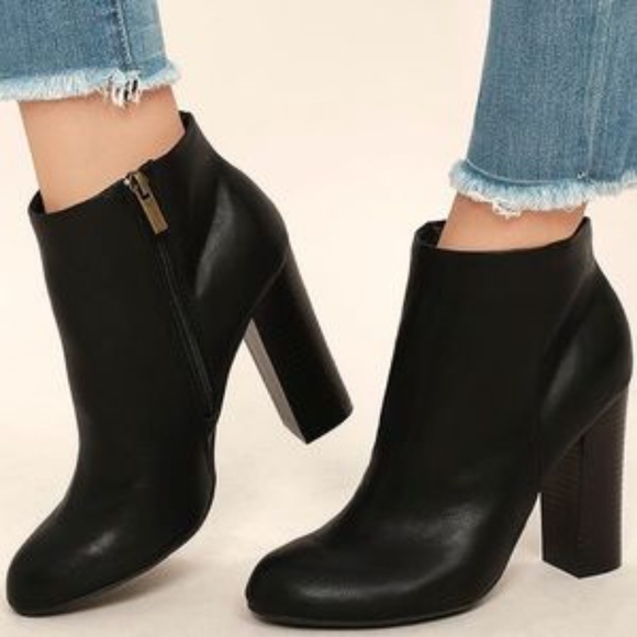 BAMBOO Shoes - NWOT Black Booties